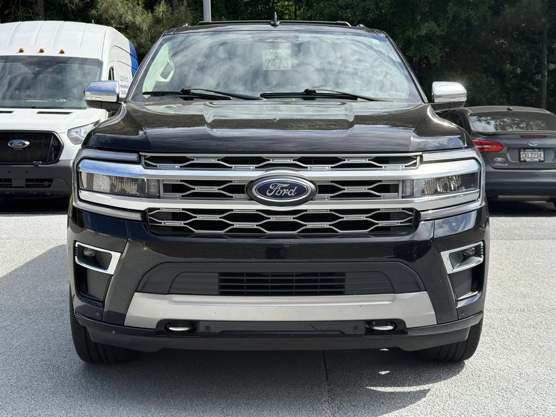 Used 2022 Black Metallic Ford Platinum image 10