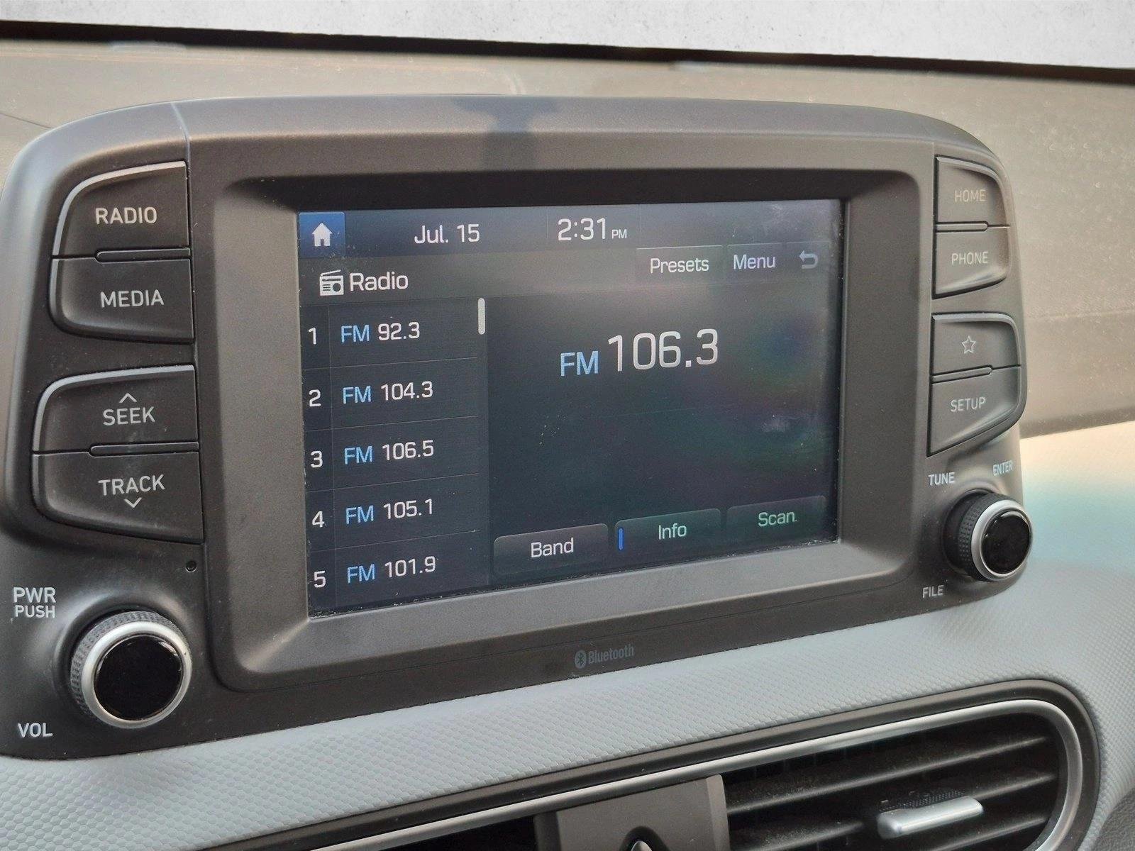 Used 2018 Ultra Black Hyundai SE image 9