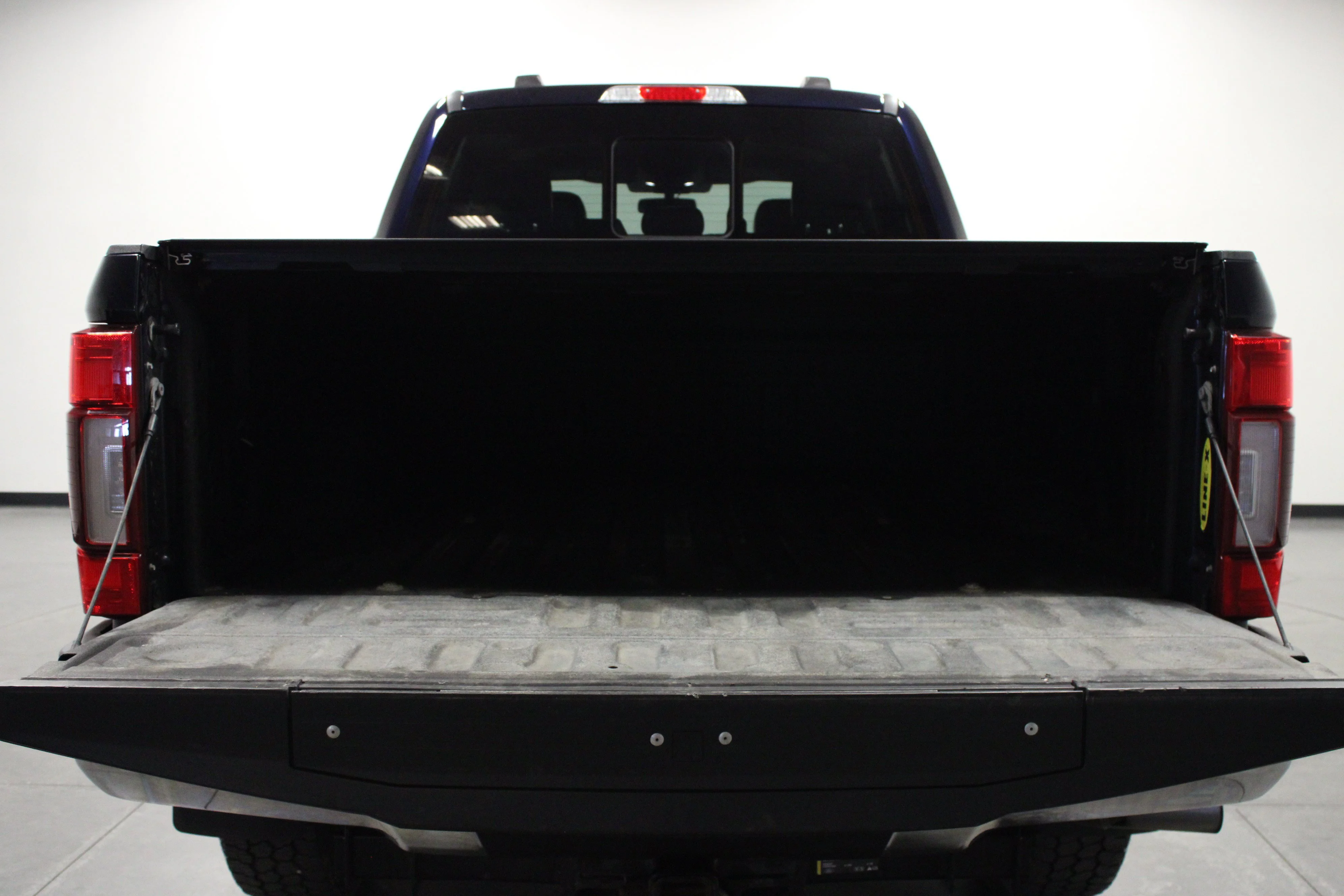 Used 2021 Antimatter Blue Metallic Ford LARIAT image 14