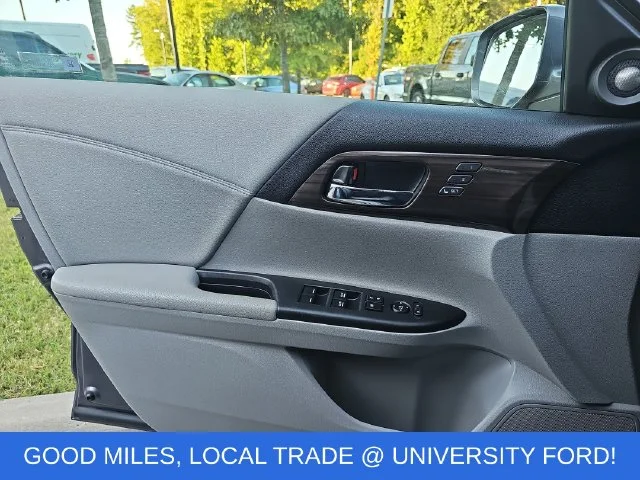 Used 2017 Gray Honda EX-L image 25