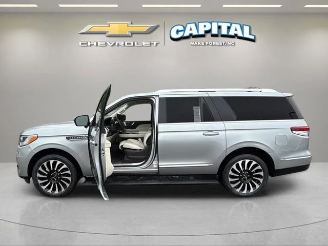 Used 2022 Silver Lincoln Black Label L image 9