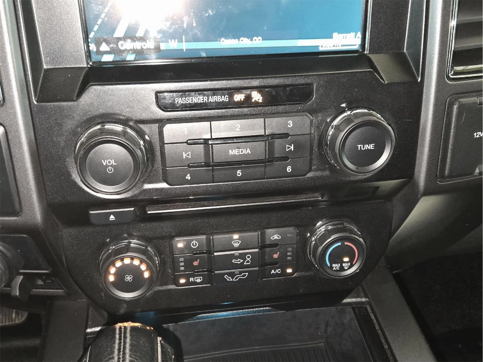 Used 2017 Oxford White Ford XLT image 29