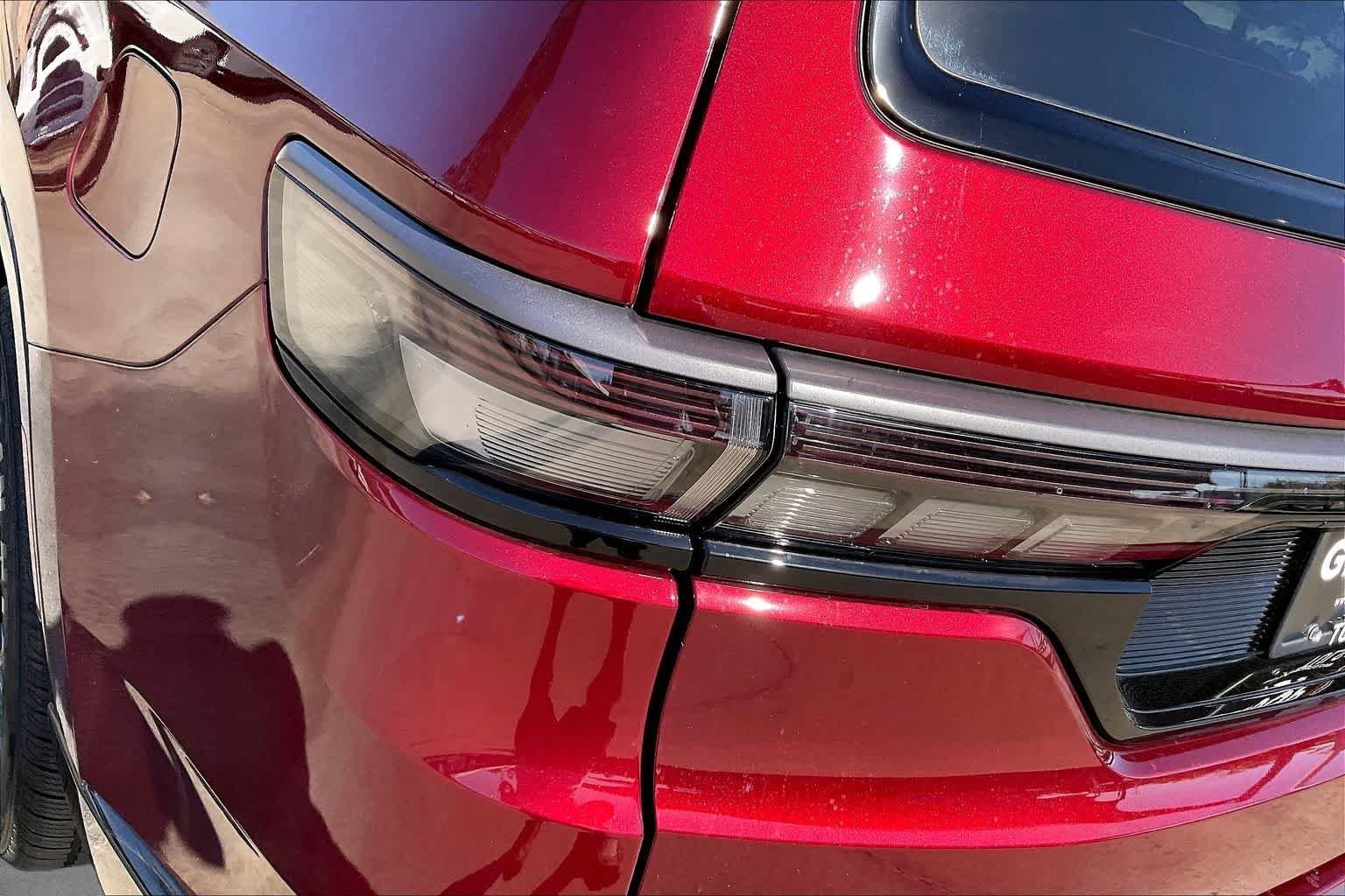 New 2026 Velvet Red Pearl-Coat Exterior Paint Jeep Limited Altitude image 14
