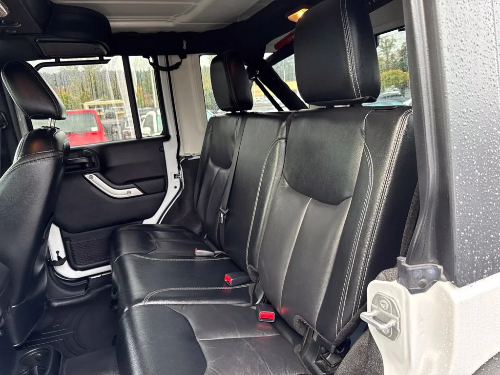 Used 2018 Bright White Clearcoat Jeep Unlimited Rubicon image 7