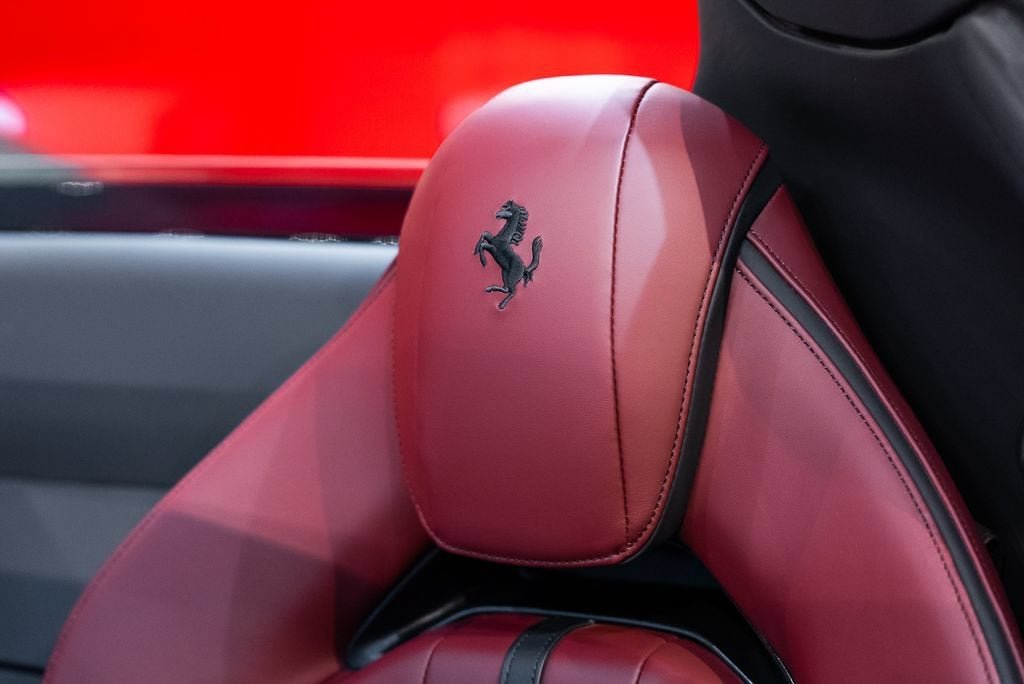 Certified Used 2023 Canna di Fucile Ferrari Base image 6