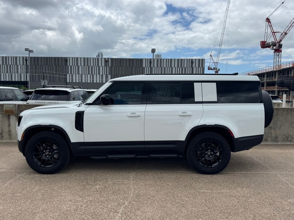Used 2025  Land Rover S image 5