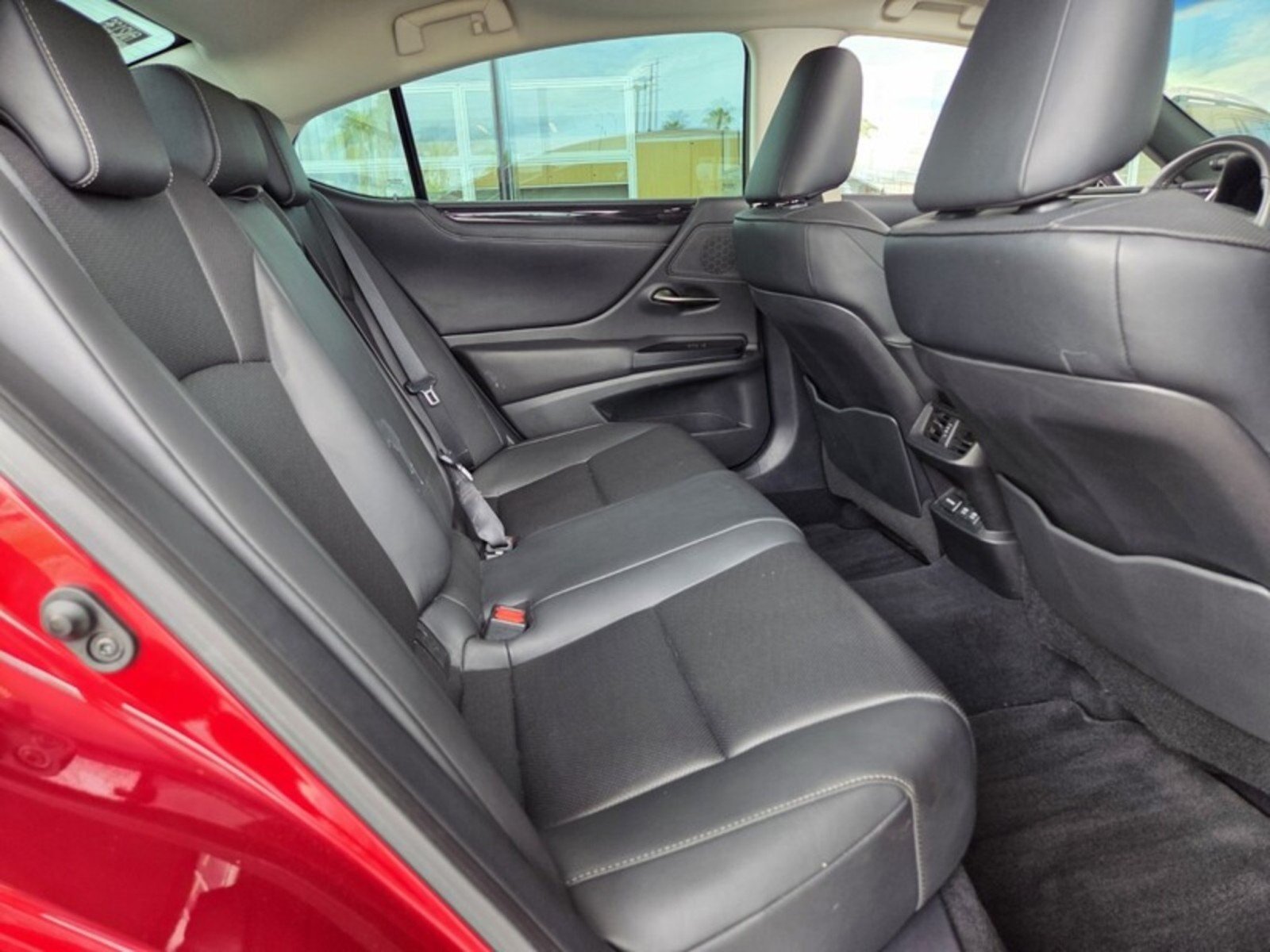 Used 2021 Matador Red Mica Lexus ES 350 image 18