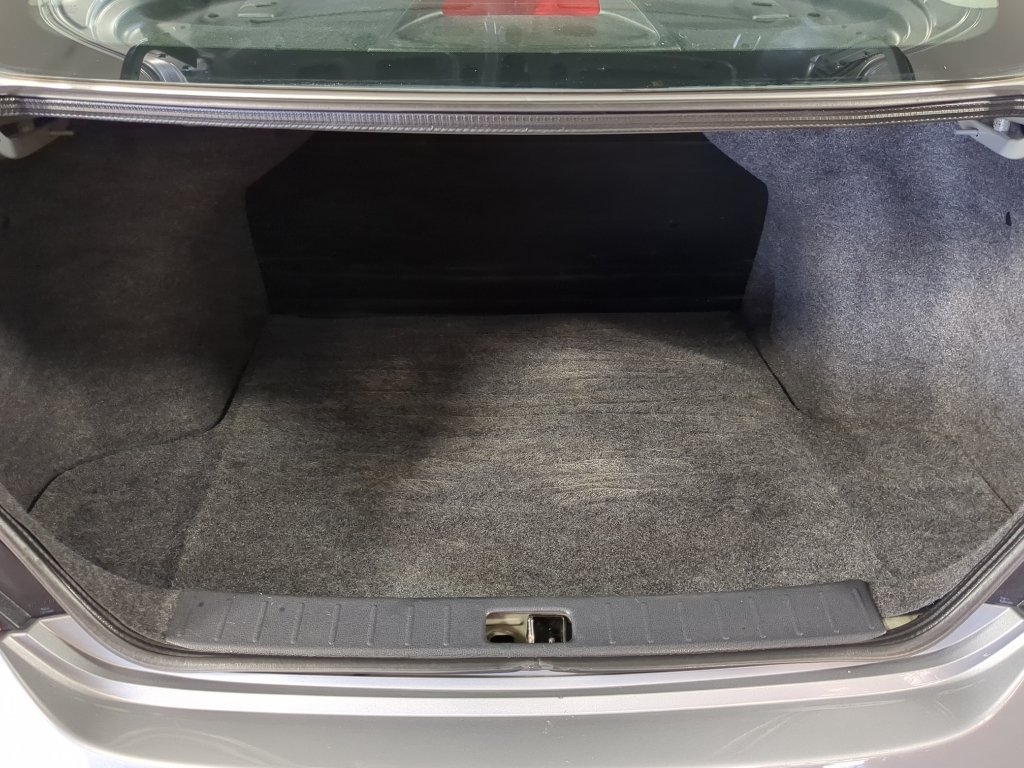 Used 2014 Magnetic Gray Nissan S image 18