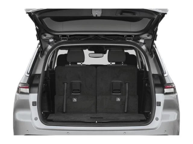 Used 2023 Baltic Gray Metallic Clearcoat Jeep Laredo image 14