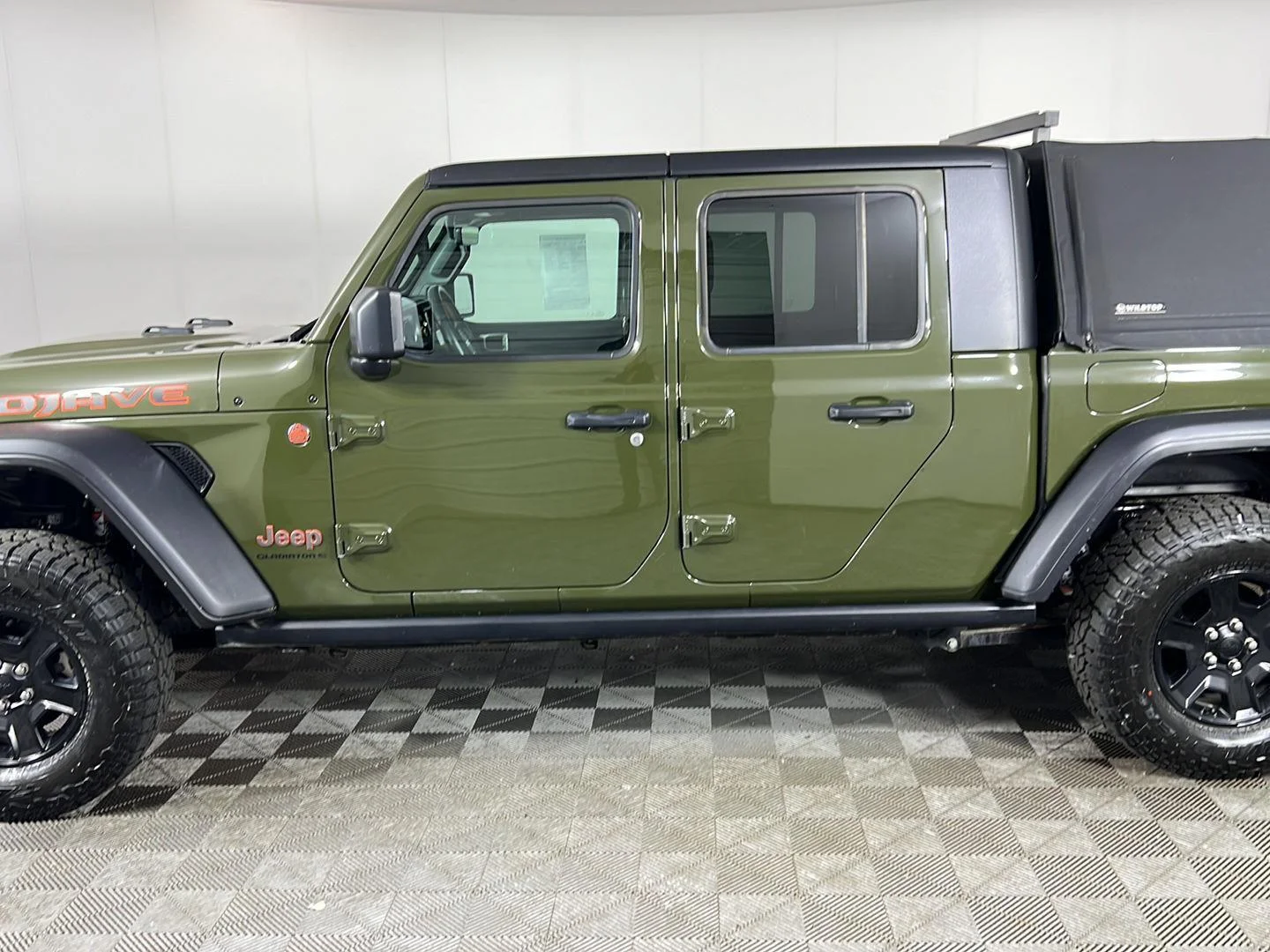 Used 2023 Sarge Green Clearcoat Jeep Mojave image 23