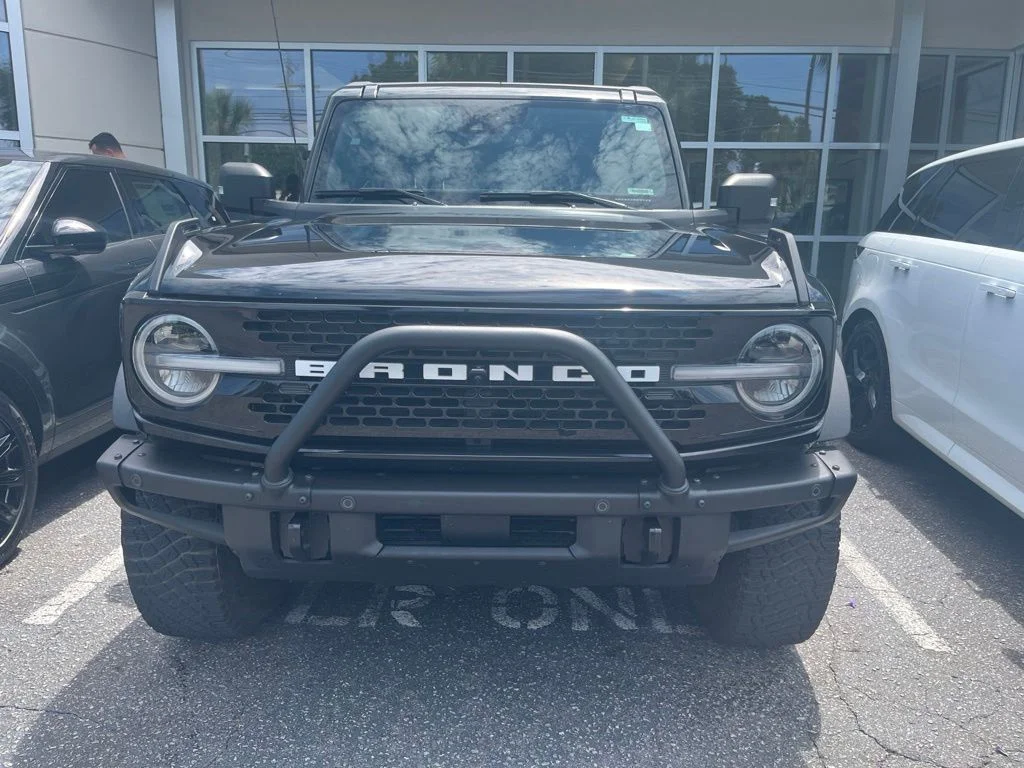 Used 2023 Black Ford Wildtrak image 3