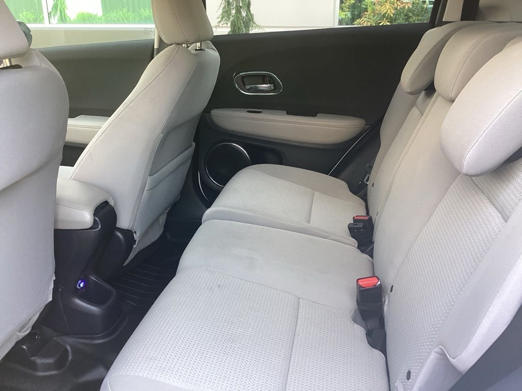Used 2022 White Honda EX image 5
