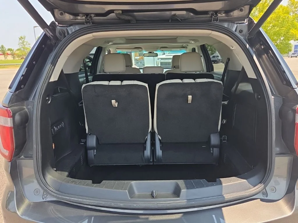 Used 2016 Gray Ford Platinum image 26