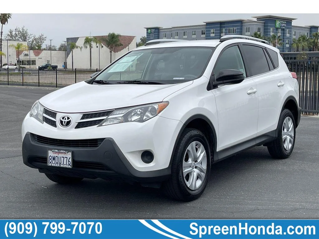 2013 Toyota RAV4 LE's photo
