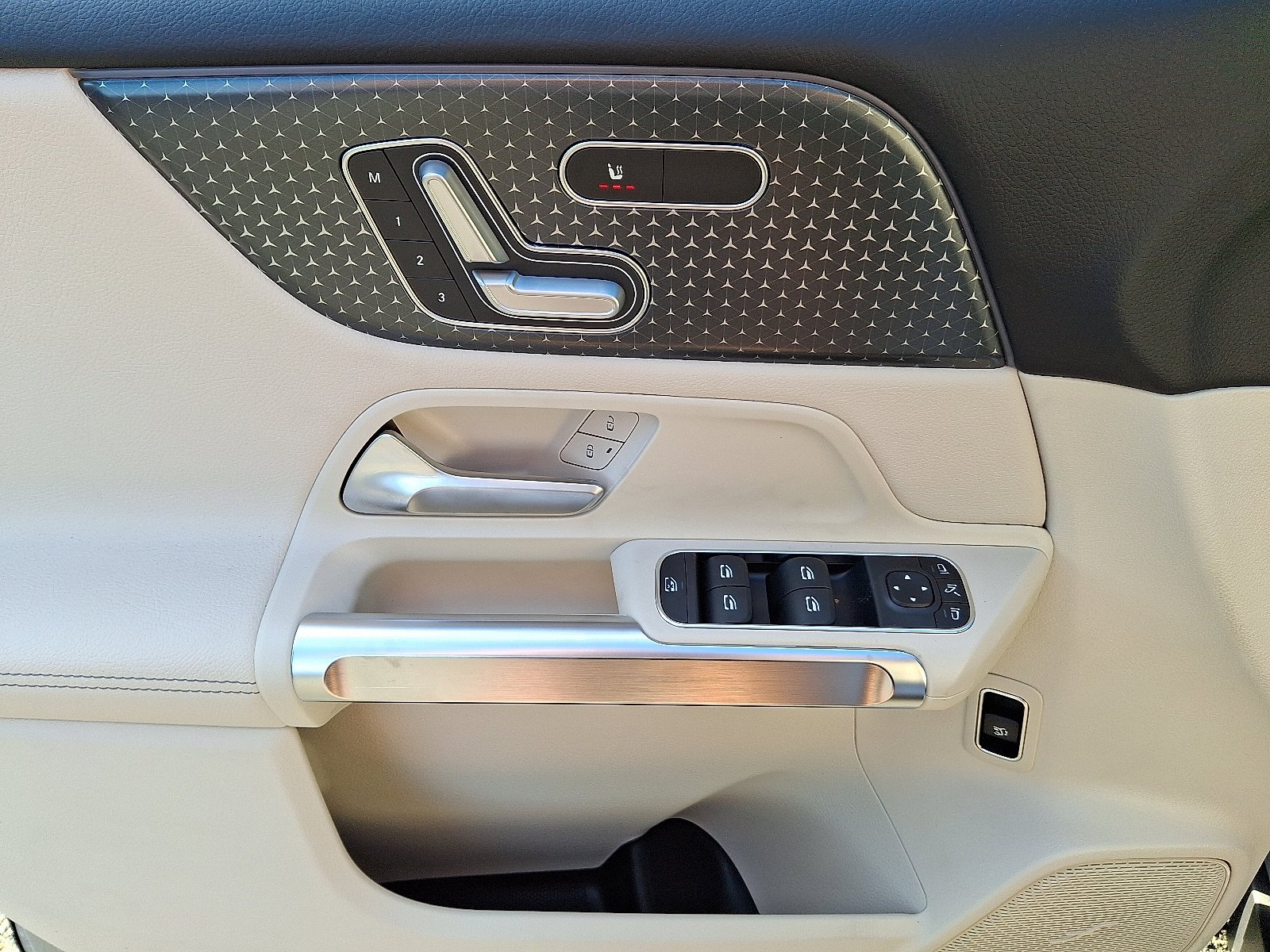 2026 Mercedes-Benz GLB GLB 250 - Photo 7
