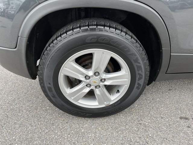 Used 2017 Gray Chevrolet LT image 20