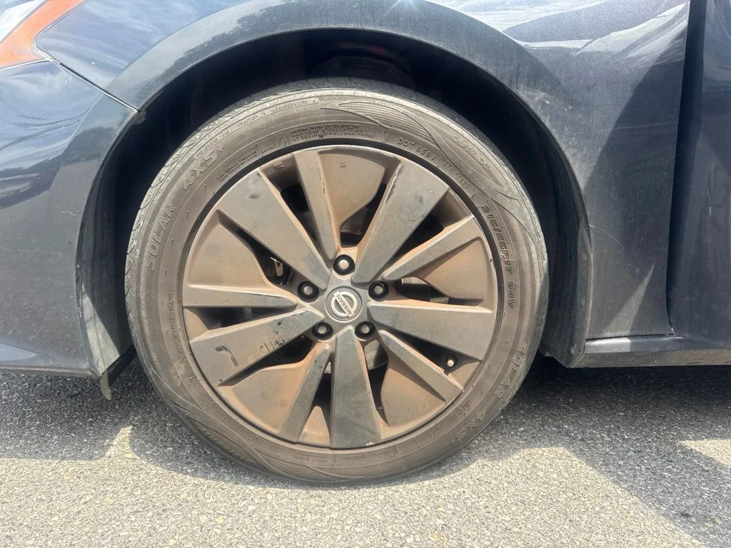 Certified Used 2021 Blue Nissan 2.5 SV image 23