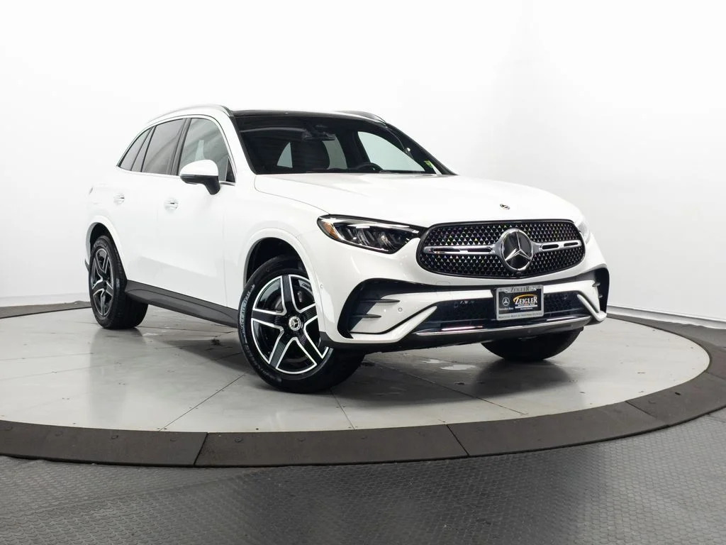 Certified Used 2026 Polar White Mercedes-Benz GLC 300 image 1