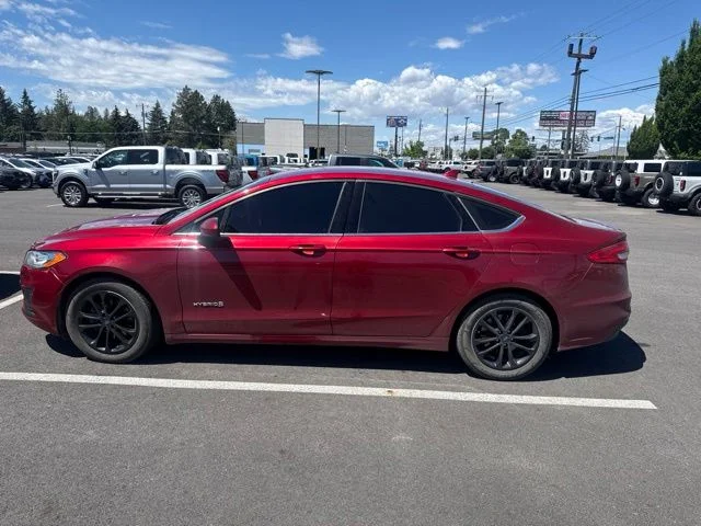 Used 2019 Ruby Red Metallic Ford SE image 2