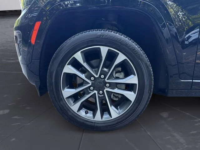 Used 2021 Diamond Black Crystal Pearlcoat Jeep Overland image 44