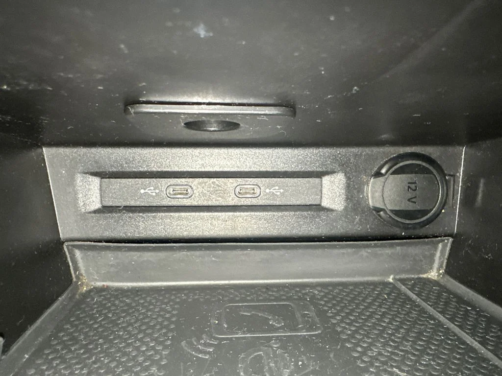 Used 2024  Volkswagen SE image 27