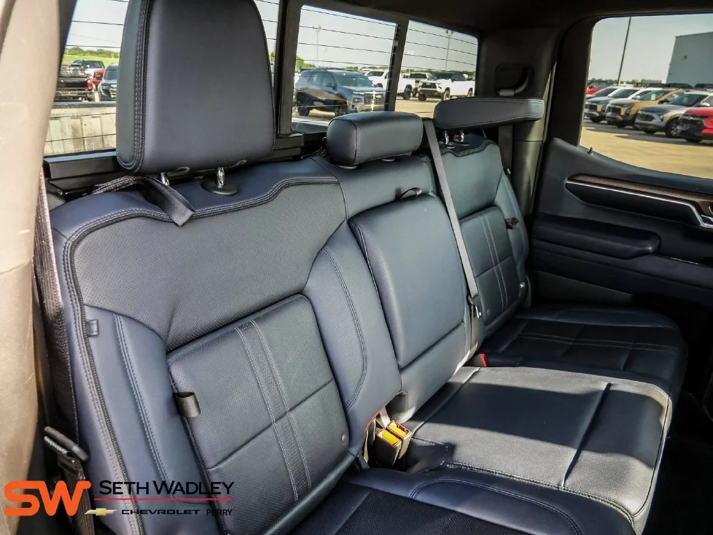 Used 2022 Black Chevrolet High Country image 27