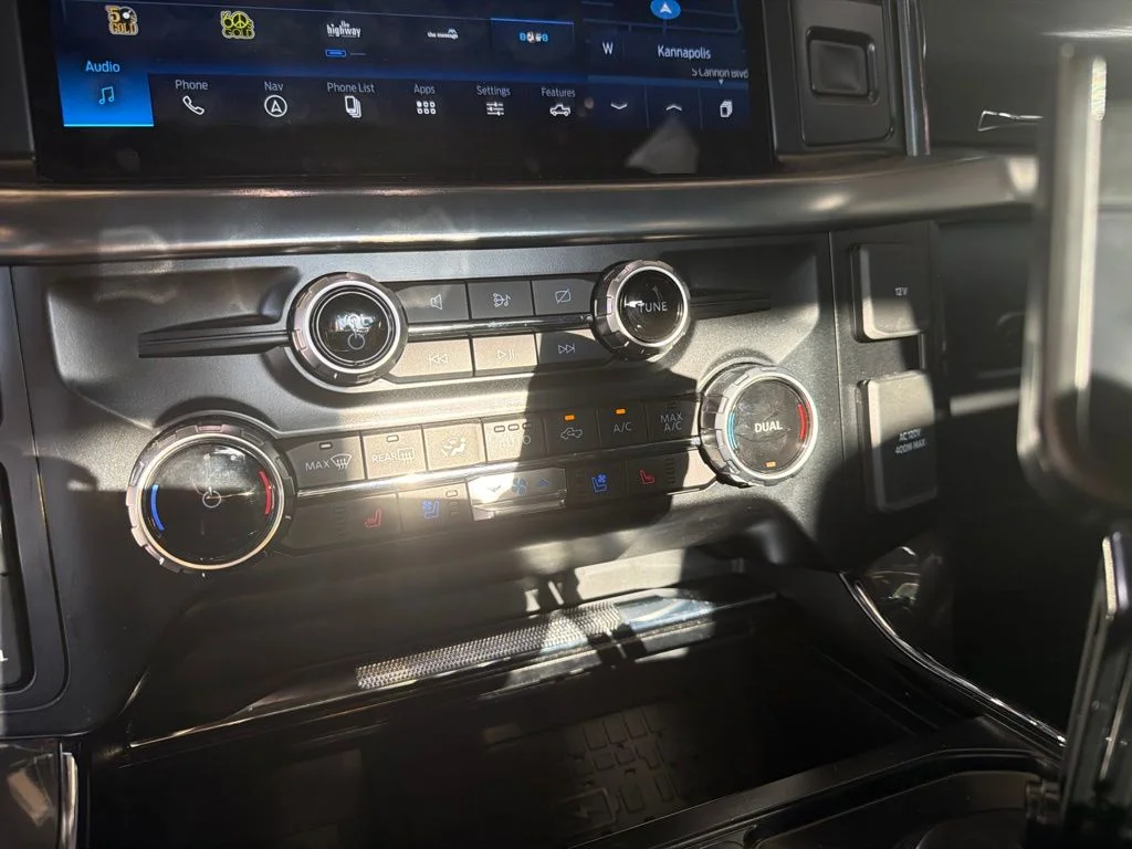 Used 2023 White Ford Lariat image 23