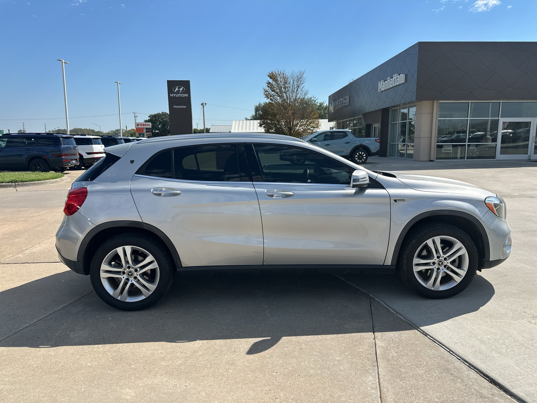 Used 2018 Polar Silver Metallic Mercedes-Benz 250 image 12