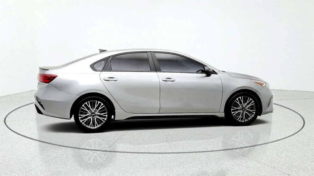 Used 2024 Steel Gray Kia GT-Line IVT image 4