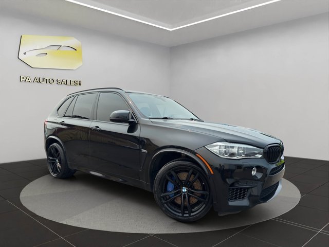 Used 2018 Black BMW  image 1