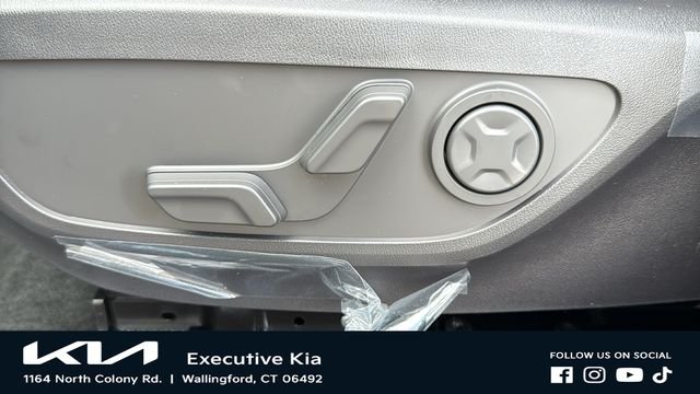 New 2027 Snow White Pearl Kia X-Line S image 11