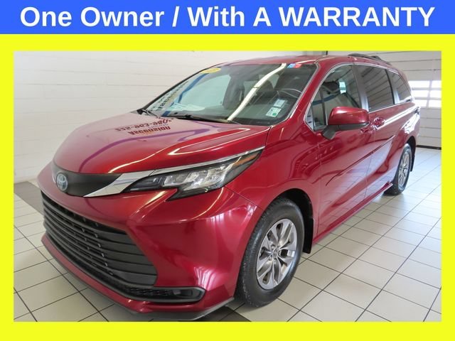 2023 Toyota Sienna LE