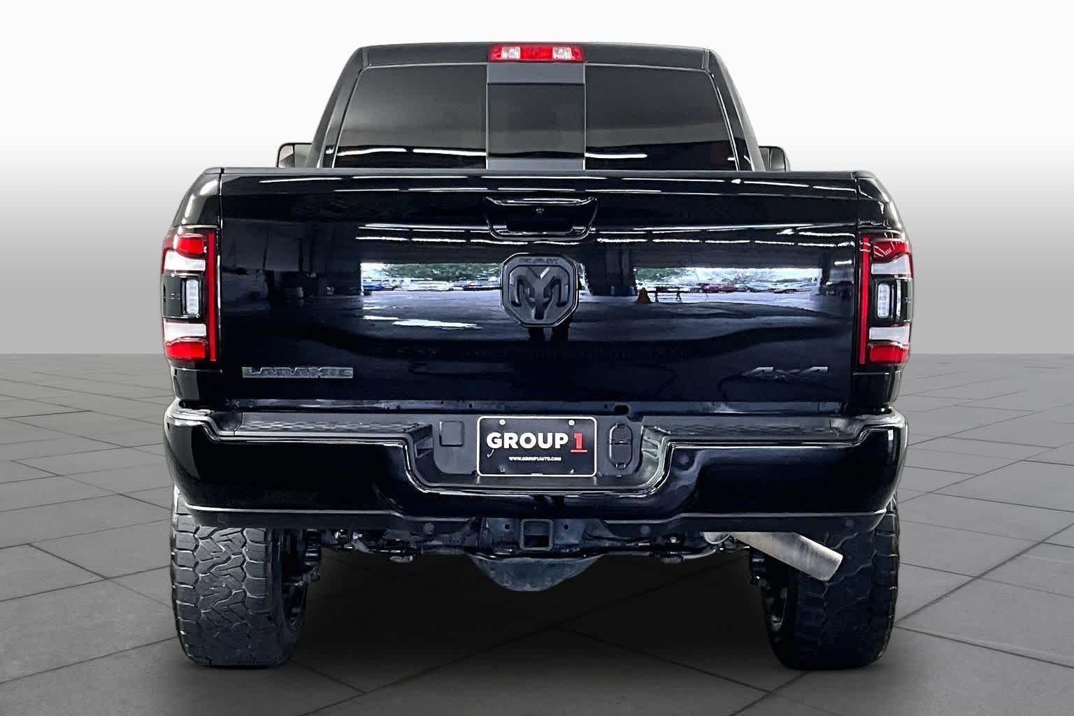 Used 2022 Diamond Black Crystal Pearlcoat Ram Laramie image 5