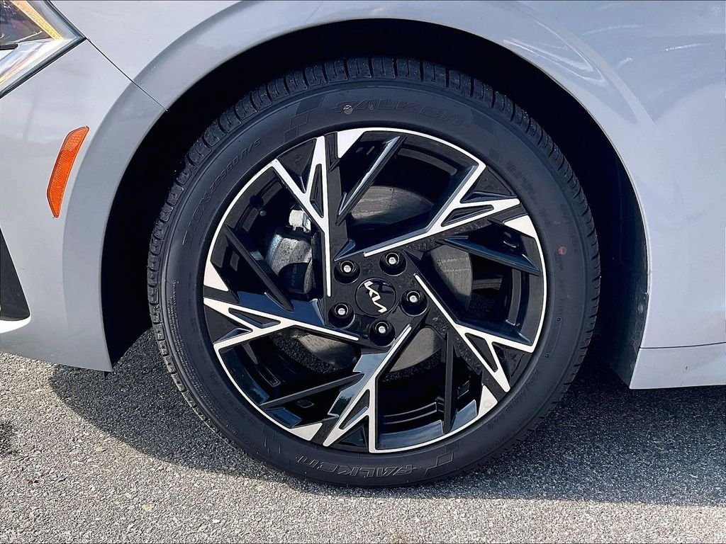 Used 2025 Wolf Gray Kia GT-Line image 7