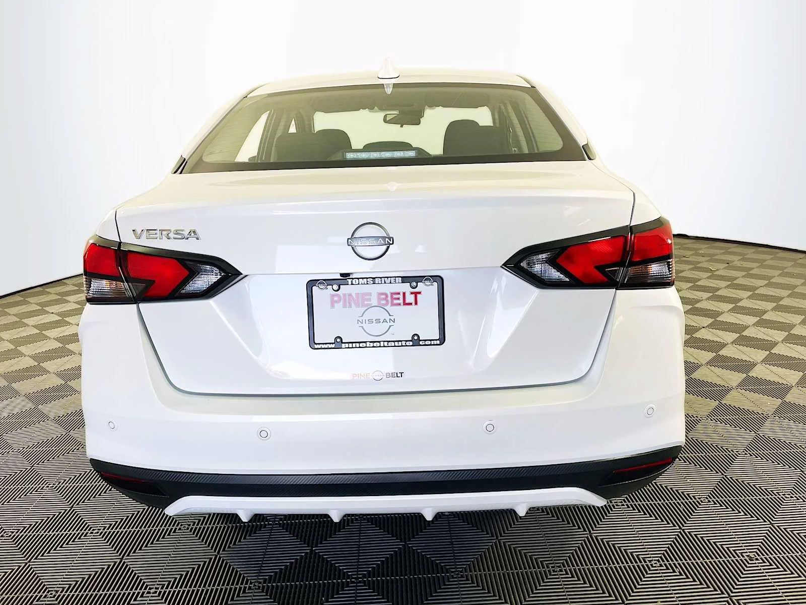Used 2025 Aspen White Tricoat Nissan SV image 5