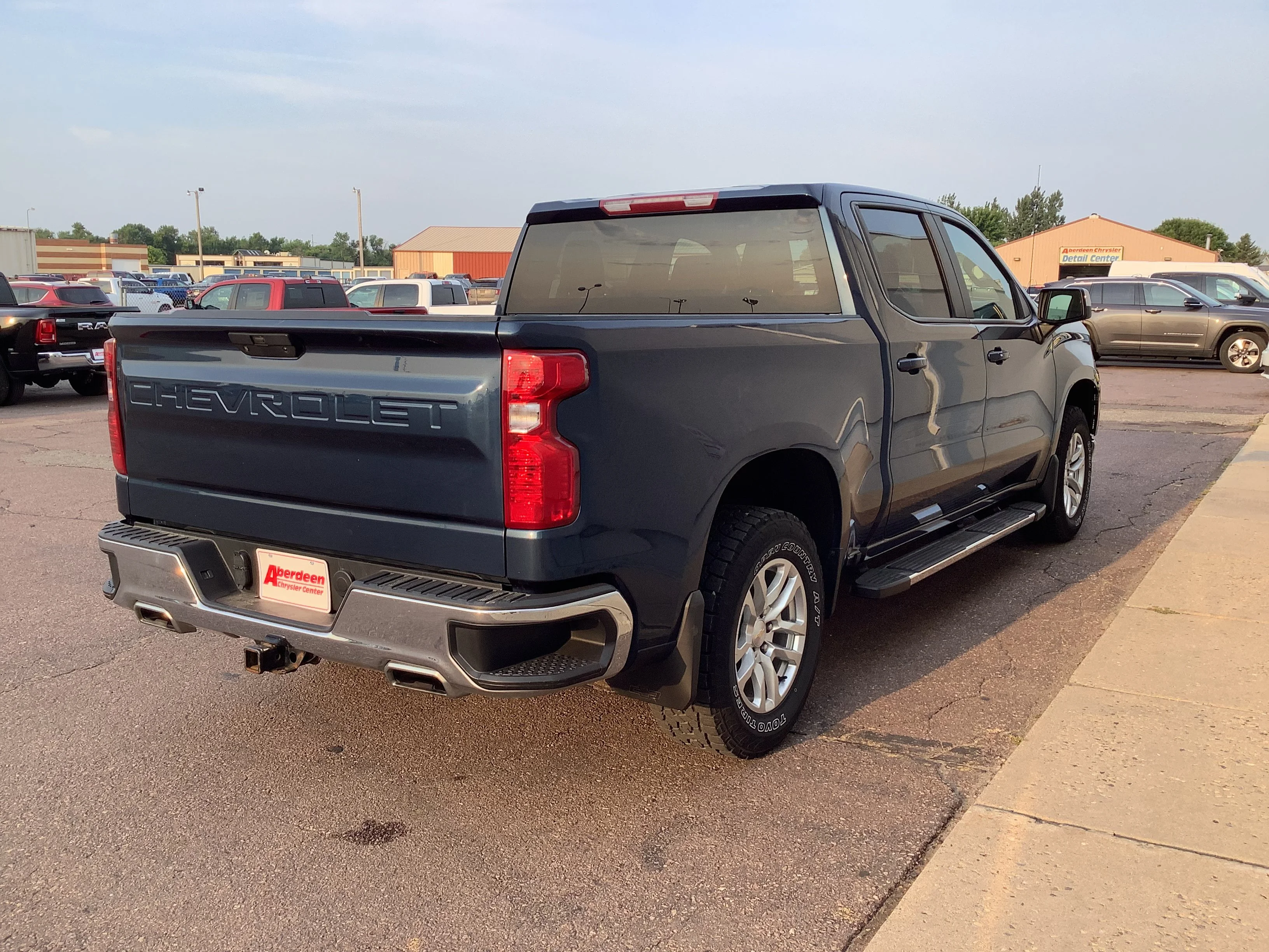 Used 2022 Blue Chevrolet LT image 4
