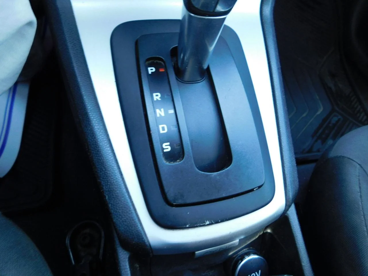 Used 2018 Black Ford SE SEDAN image 30