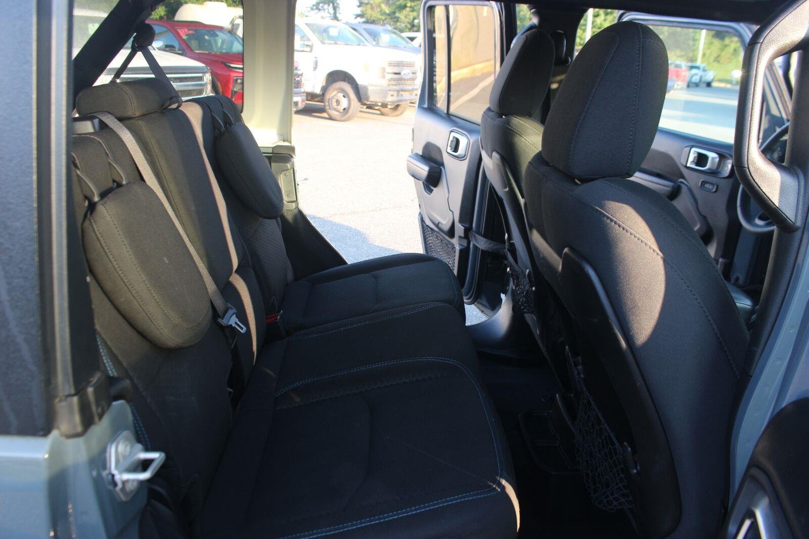 Used 2024 Grey Jeep Rubicon image 33