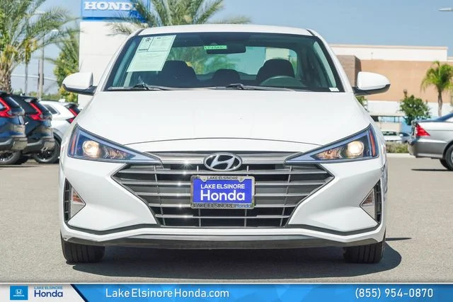 Used 2020 Quartz White Pearl Hyundai SE image 3