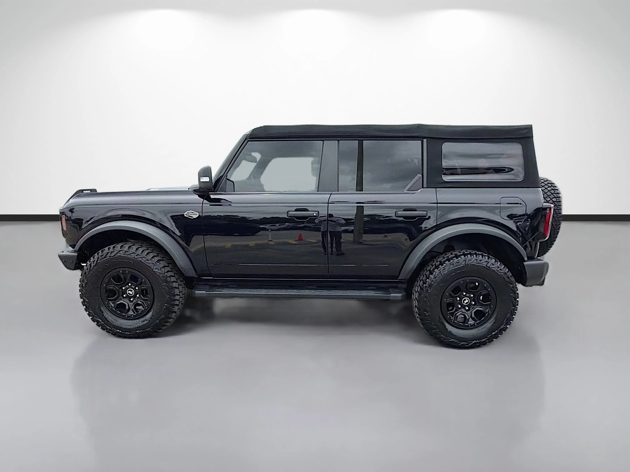 Used 2022 Shadow Black Ford Wildtrak image 6
