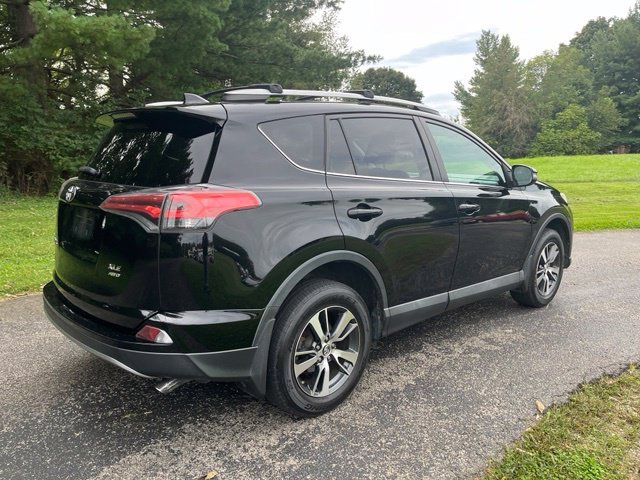 Used 2018 Black Toyota XLE image 3