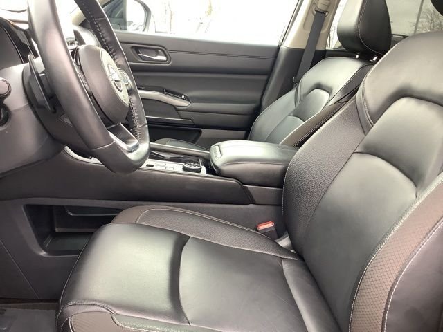 2024 Nissan Pathfinder SL - Photo 17