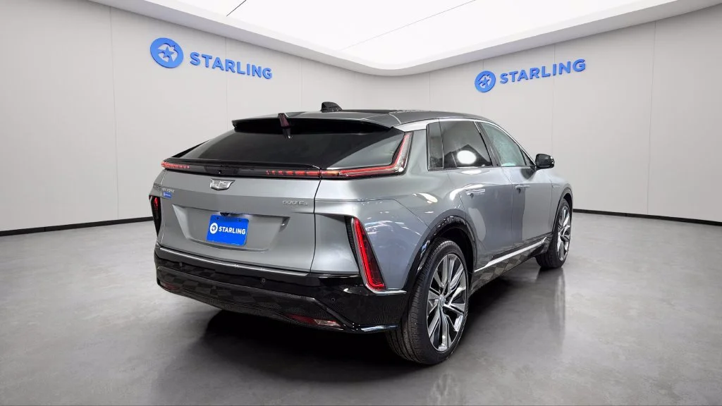 2025 Cadillac LYRIQ Luxury 3 - Photo 8