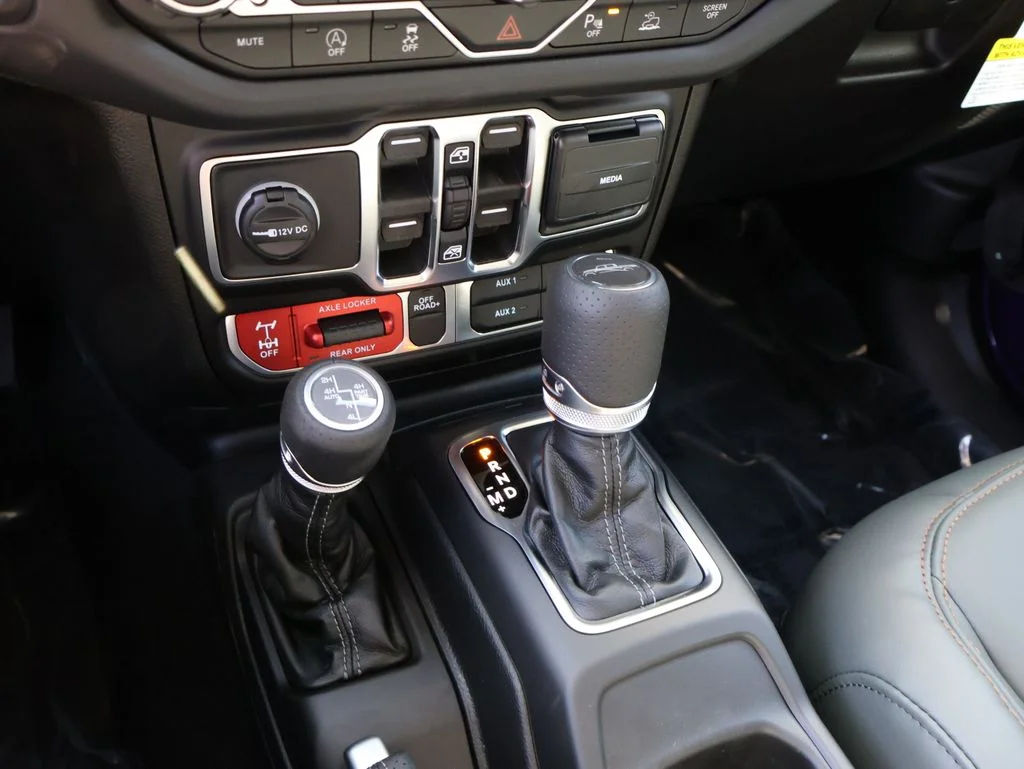 New 2026 Reign Exterior Paint Jeep Mojave image 38