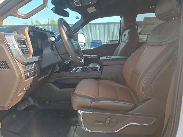 New 2027 Star White Metallic Tri-Coat Ford F-350® King Ranch® image 15