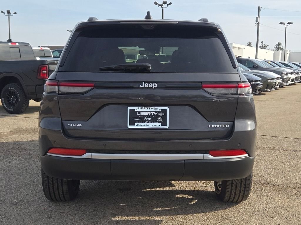 New 2026 Baltic Gray Metallic Clear-Coat Exterior Paint Jeep Limited image 16