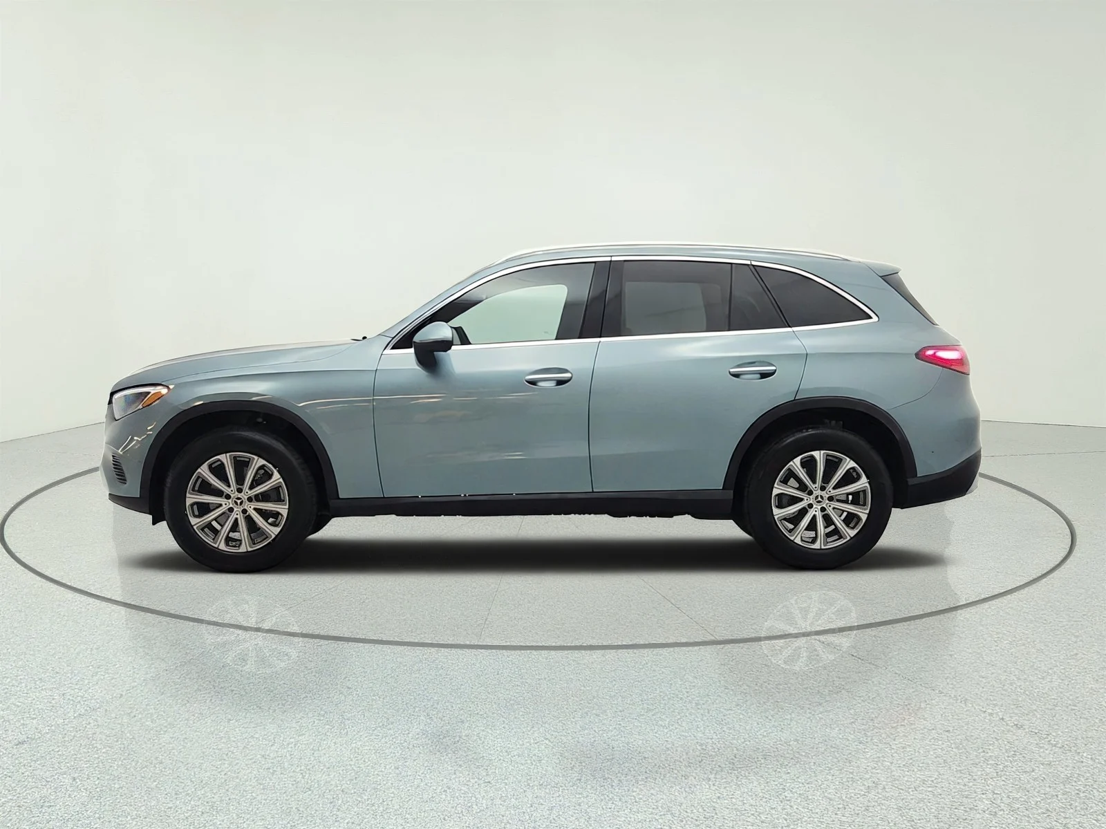 Used 2026 Verde Silver Metallic Mercedes-Benz GLC 300 SUV image 8