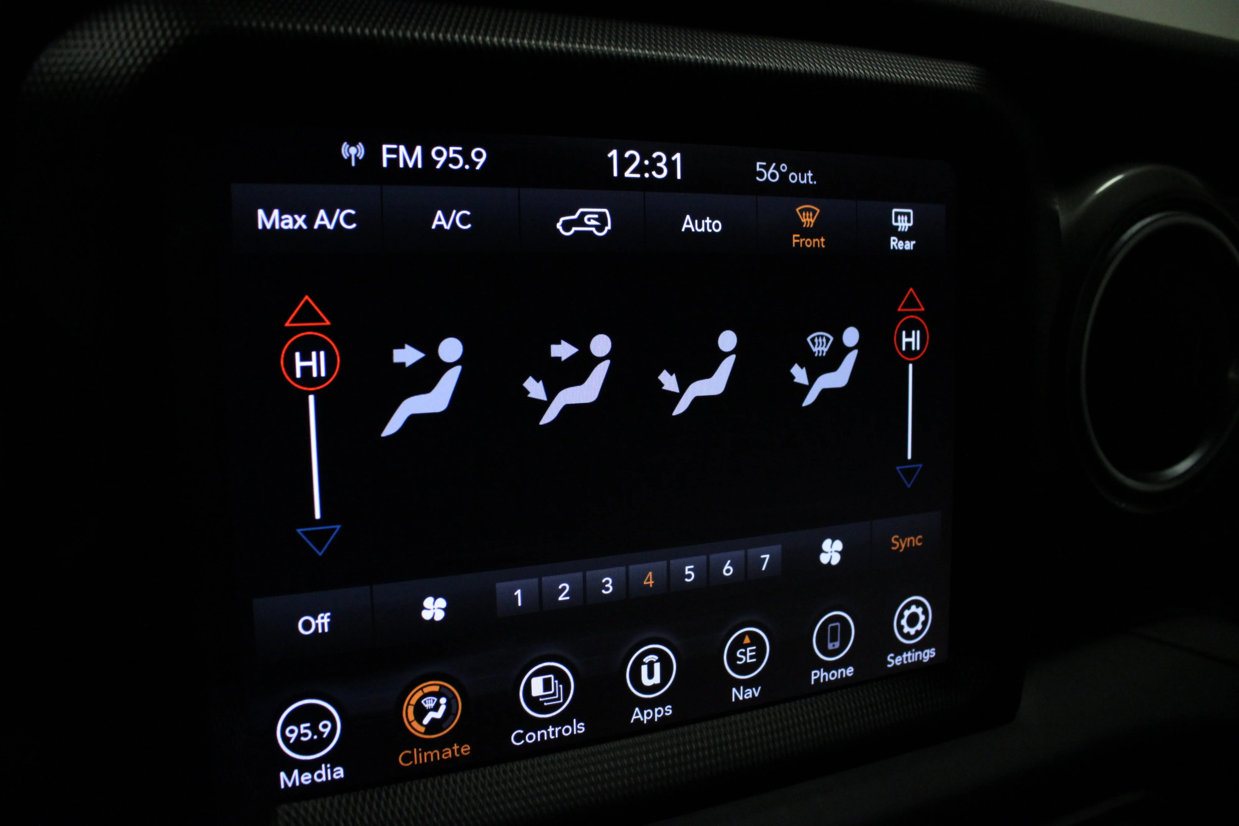 Used 2023 High Velocity Clearcoat Jeep Sahara image 24