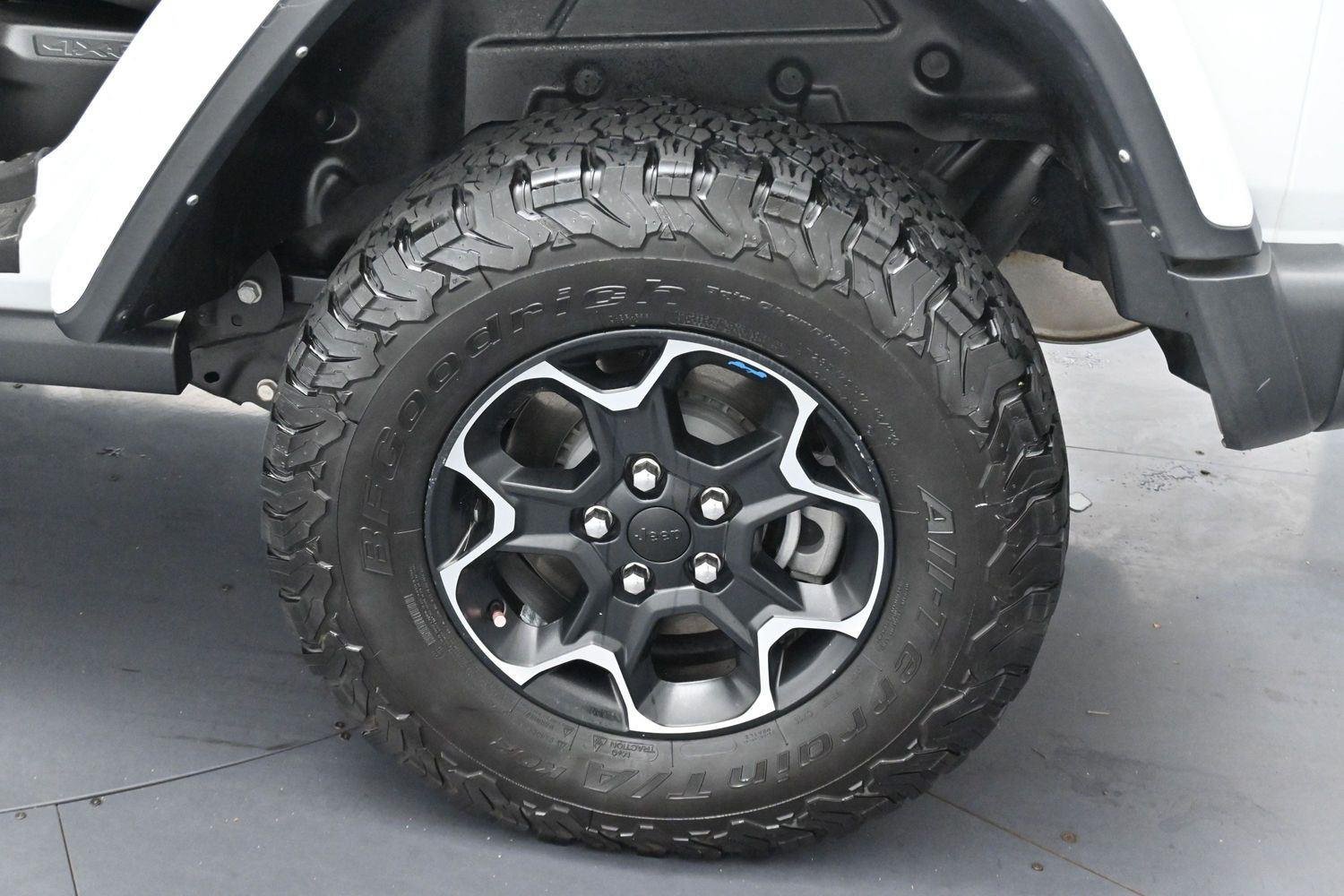 Used 2023 Bright White Clearcoat Jeep Rubicon image 37