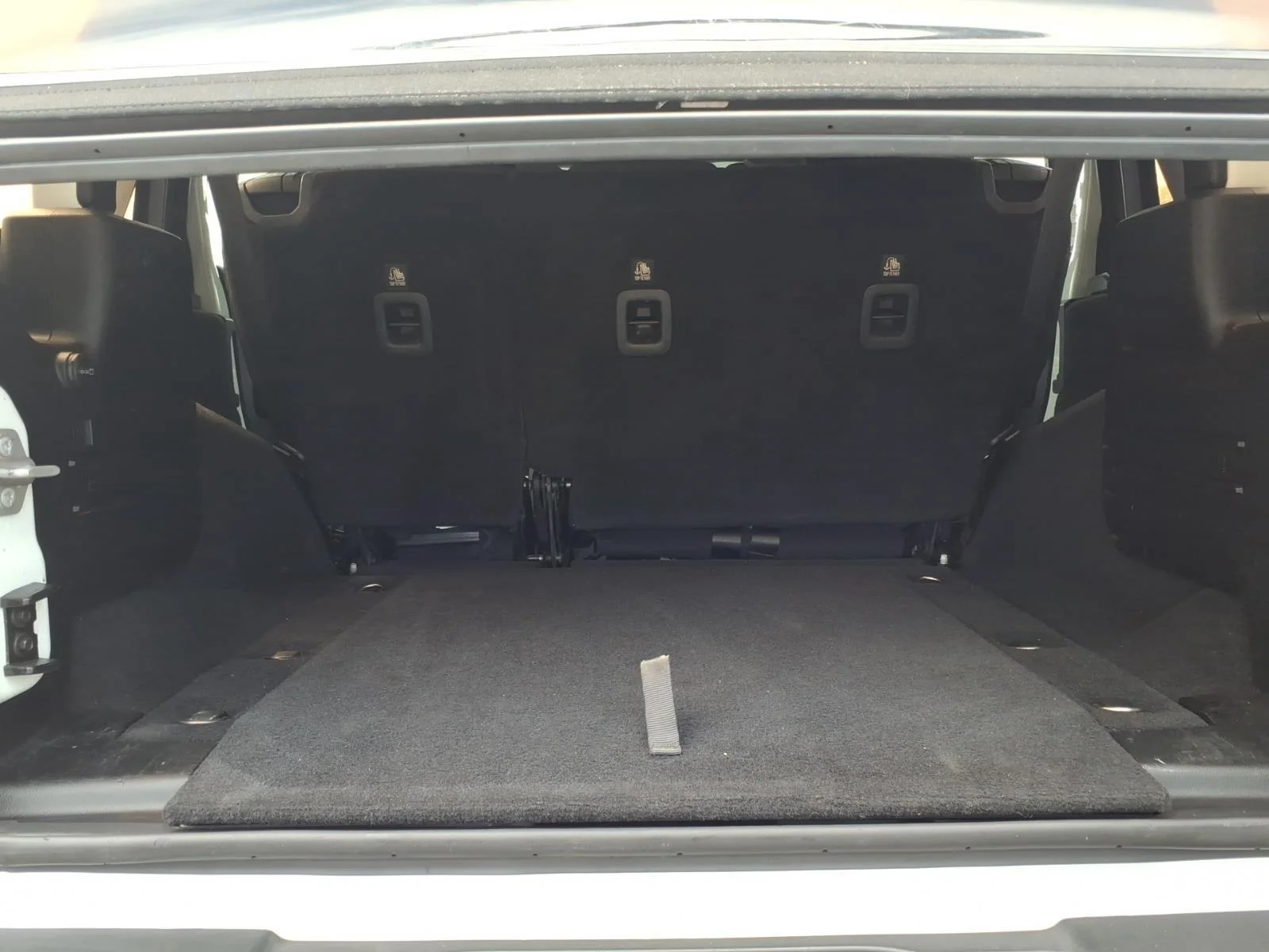 Used 2018 Bright White Clearcoat Jeep Sport S image 29